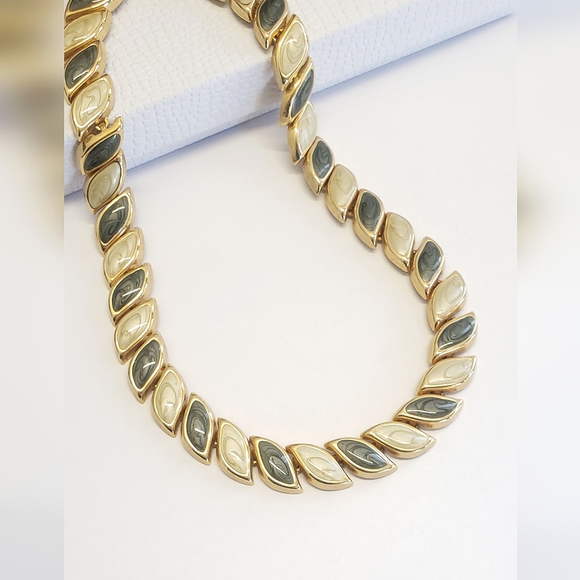 Vintage Green Swirl & Cream Swirl Gold Link Choker Necklace - Picture 1 of 9